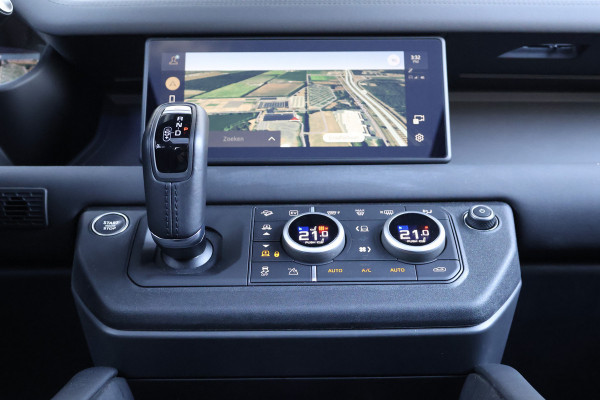 Land Rover Defender 110 P400e X-Dynamic SE URBAN | ADAPTIVE CRUISE | TREKHAAK | STOELVERWARMING | STUURVERWARMING | ELEKTRISCHE STOELEN |
