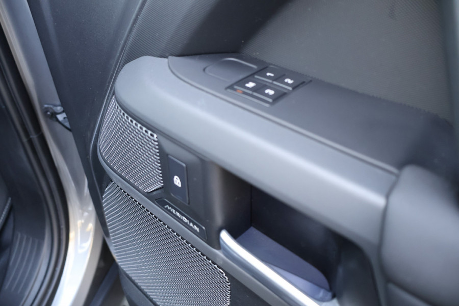 Land Rover Defender 110 P400e X-Dynamic SE URBAN | ADAPTIVE CRUISE | TREKHAAK | STOELVERWARMING | STUURVERWARMING | ELEKTRISCHE STOELEN |
