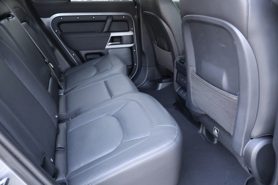 Land Rover Defender 110 P400e X-Dynamic SE URBAN | ADAPTIVE CRUISE | TREKHAAK | STOELVERWARMING | STUURVERWARMING | ELEKTRISCHE STOELEN |