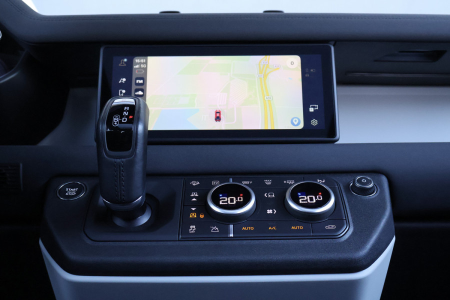 Land Rover Defender 110 P400e X-Dynamic SE URBAN | ADAPTIVE CRUISE | TREKHAAK | STOELVERWARMING | STUURVERWARMING | ELEKTRISCHE STOELEN |