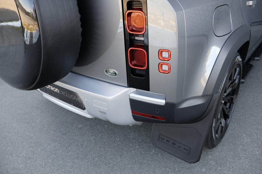 Land Rover Defender 110 P400e X-Dynamic SE URBAN | ADAPTIVE CRUISE | TREKHAAK | STOELVERWARMING | STUURVERWARMING | ELEKTRISCHE STOELEN |