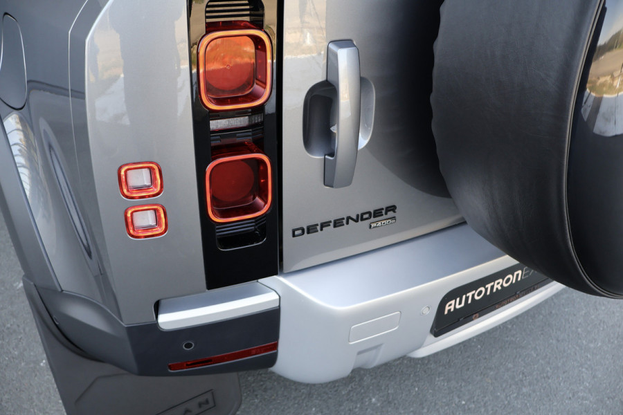 Land Rover Defender 110 P400e X-Dynamic SE URBAN | ADAPTIVE CRUISE | TREKHAAK | STOELVERWARMING | STUURVERWARMING | ELEKTRISCHE STOELEN |