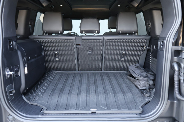Land Rover Defender 110 P400e X-Dynamic SE URBAN | ADAPTIVE CRUISE | TREKHAAK | STOELVERWARMING | STUURVERWARMING | ELEKTRISCHE STOELEN |