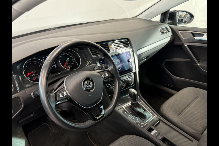 Volkswagen Golf 1.4 TSI Highline Panoramadak Navigatie Full-led 150pk!