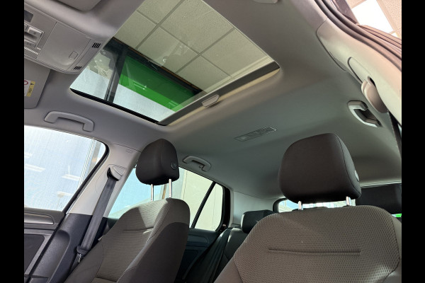 Volkswagen Golf 1.4 TSI Highline Panoramadak Navigatie Full-led 150pk!
