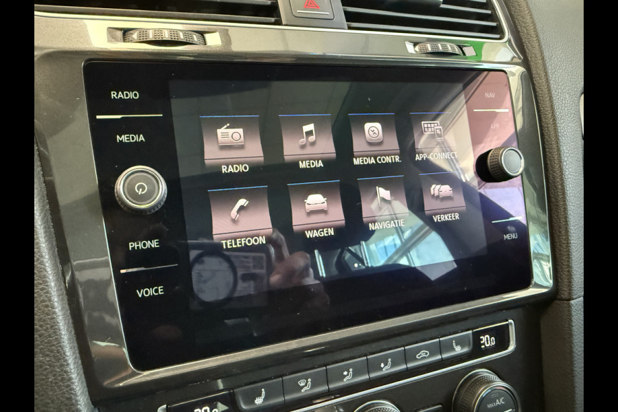 Volkswagen Golf 1.4 TSI Highline Panoramadak Navigatie Full-led 150pk!