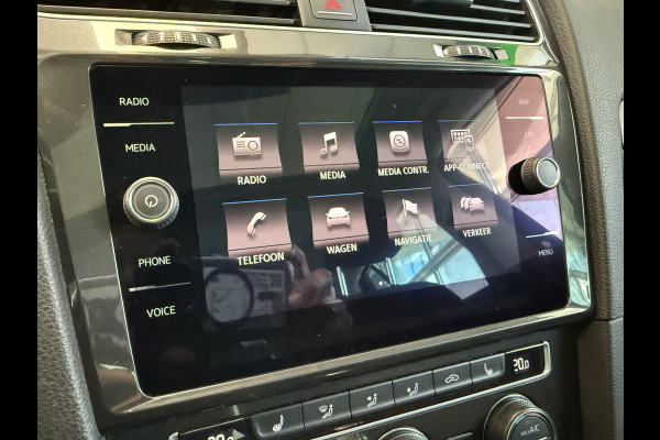 Volkswagen Golf 1.4 TSI Highline Panoramadak Navigatie Full-led 150pk!