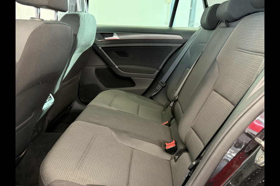 Volkswagen Golf 1.4 TSI Highline Panoramadak Navigatie Full-led 150pk!