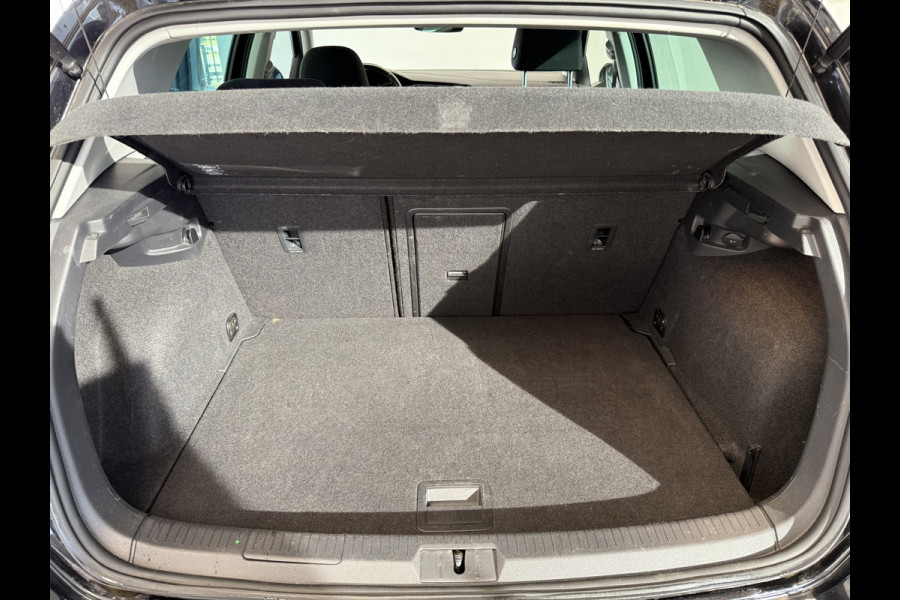 Volkswagen Golf 1.4 TSI Highline Panoramadak Navigatie Full-led 150pk!