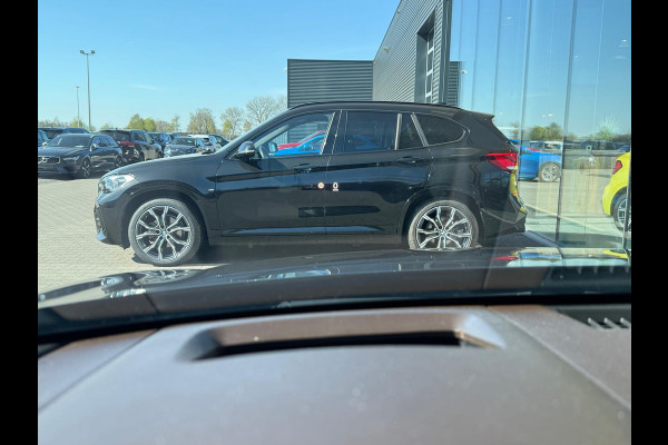 Mazda CX-30 2.0 e-SkyActiv-X M Hybrid Luxury 180pk | Afneembare Trekhaak | Adaptive Cruise | Lederen Sportstoelen Memory | Head Up | Keyless | Apple Carplay |