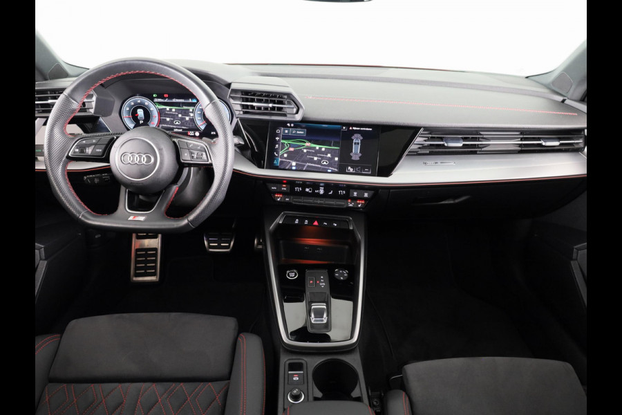 Audi A3 Sportback 35 TFSI S edition 150 pk S-tronic | Verlengde garantie | Navigatie | Panoramadak | Parkeersensoren (Park assist) | Cruise control | Full-LED koplampen | S-line |