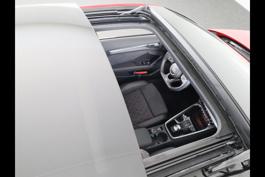 Audi A3 Sportback 35 TFSI S edition 150 pk S-tronic | Verlengde garantie | Navigatie | Panoramadak | Parkeersensoren (Park assist) | Cruise control | Full-LED koplampen | S-line |