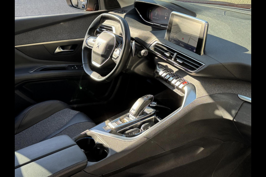 Peugeot 3008 1.2 PureTech Allure -AUTOMAAT I Navigatie I LED/PDC I Achteruitrij camera I Airco I Sport velgen I Dealer onderhouden