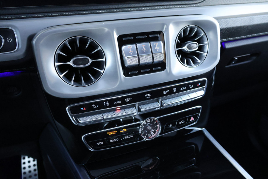 Mercedes-Benz G-Klasse 63 AMG KLASSE | MASSAGE | ADAPTIVE CRUISE | STOELVERKOELING & VERWARMING | PANORAMADAK | TREKHAAK | BURMESTER | SFEERVERLICHTING G63