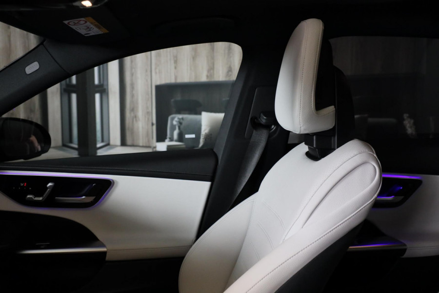 Mercedes-Benz C-Klasse 300 e AMG 63 Look / 360 Camera / Acc / Lane Assist / Elek Stoelen / Leder / Open Pano / Dode Hoek / 20 Inc
