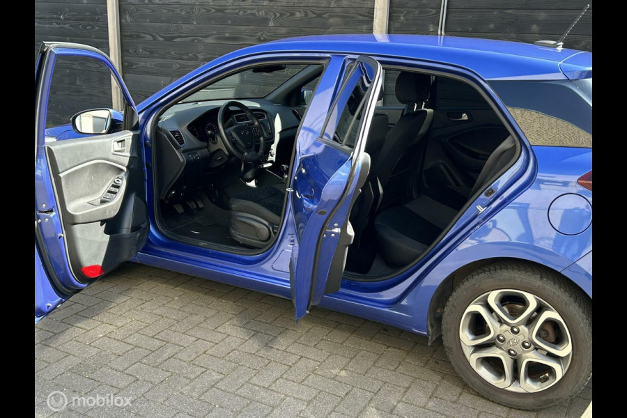 Hyundai i20 1.2 i-Motion Clima / LM / PDC / camera / Trekhaak/ 79.972KM