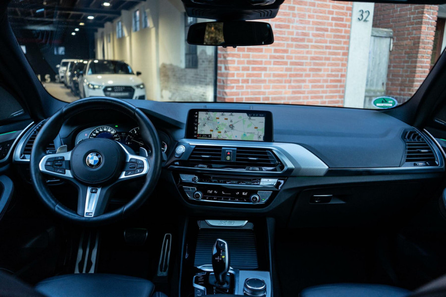 BMW X3 xDrive20i High Executive M-Sport Pano / HUD / Camera