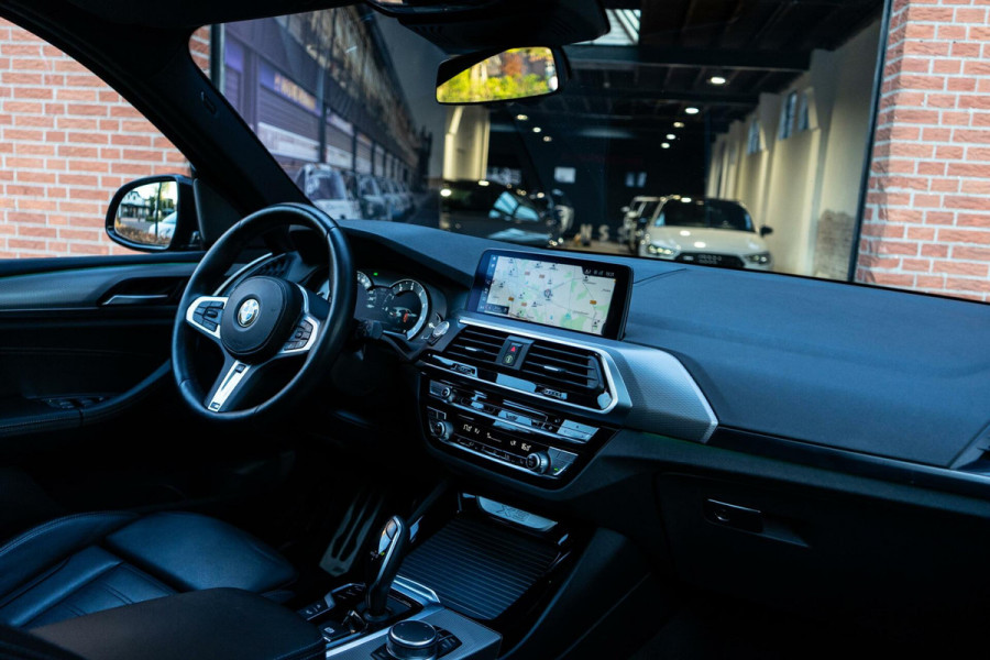 BMW X3 xDrive20i High Executive M-Sport Pano / HUD / Camera