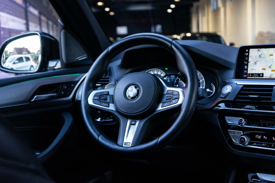 BMW X3 xDrive20i High Executive M-Sport Pano / HUD / Camera