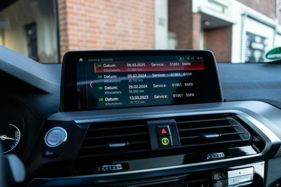 BMW X3 xDrive20i High Executive M-Sport Pano / HUD / Camera
