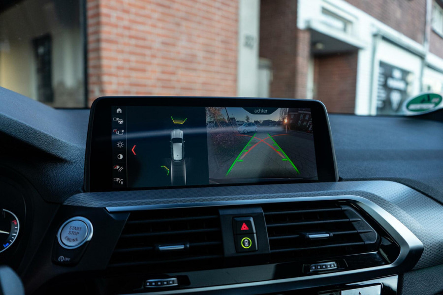 BMW X3 xDrive20i High Executive M-Sport Pano / HUD / Camera