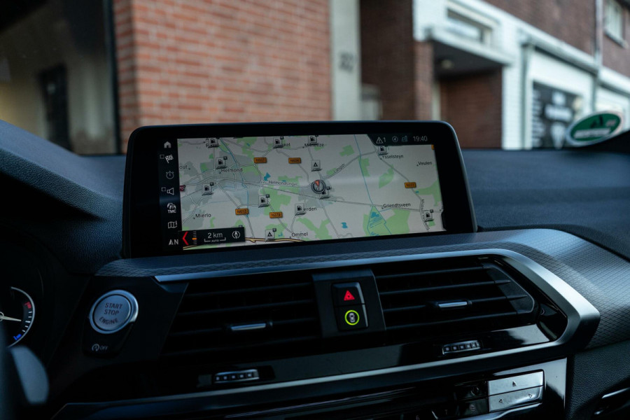 BMW X3 xDrive20i High Executive M-Sport Pano / HUD / Camera