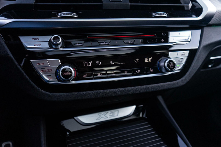 BMW X3 xDrive20i High Executive M-Sport Pano / HUD / Camera