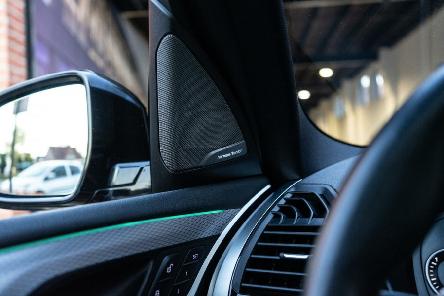 BMW X3 xDrive20i High Executive M-Sport Pano / HUD / Camera