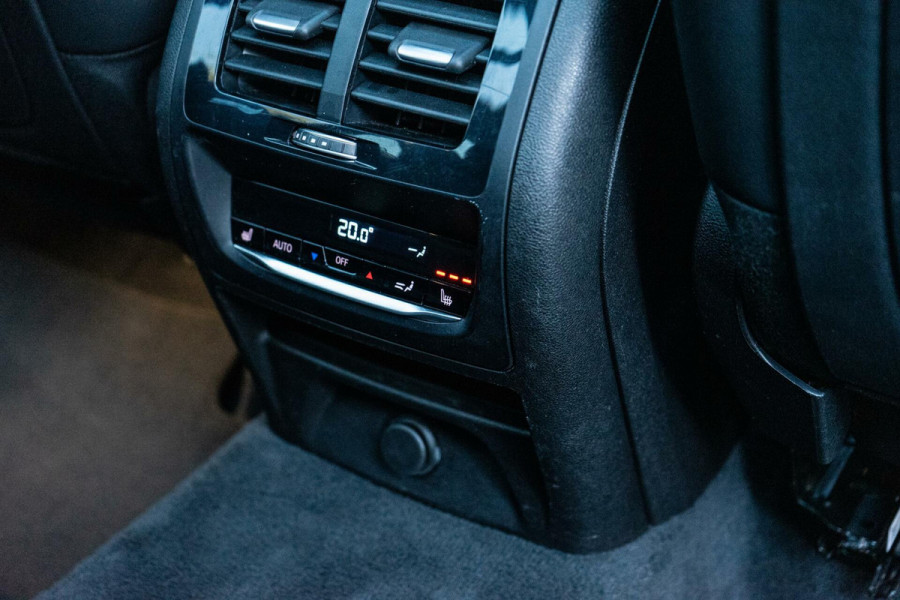 BMW X3 xDrive20i High Executive M-Sport Pano / HUD / Camera
