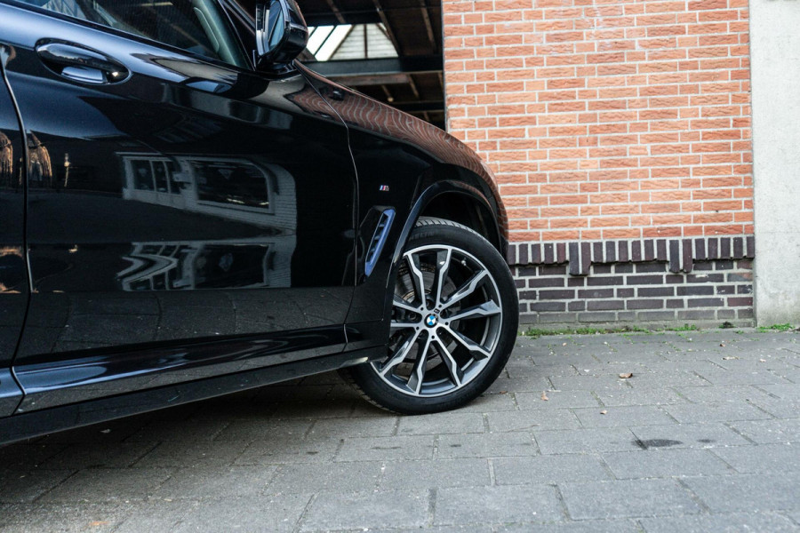 BMW X3 xDrive20i High Executive M-Sport Pano / HUD / Camera