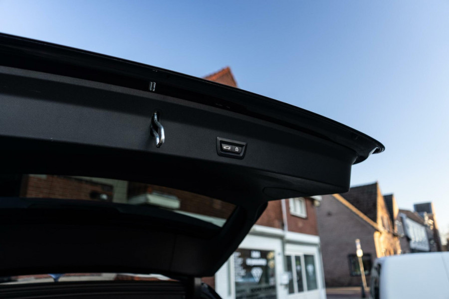 BMW X3 xDrive20i High Executive M-Sport Pano / HUD / Camera