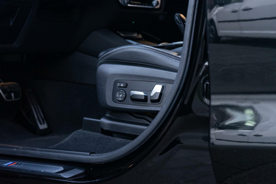 BMW X3 xDrive20i High Executive M-Sport Pano / HUD / Camera