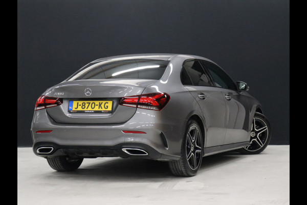 Mercedes-Benz A-Klasse 180 AMG Sport [SFEERVERLICHTING, CAMERA, WIDESCREEN, LED, KEYLESS, SENSOREN VOOR/ACHTER, STOELVERWARMING, CLIMATE CONTROL, ALCANTARA, NAVIGATIE, NIEUWSTAAT]
