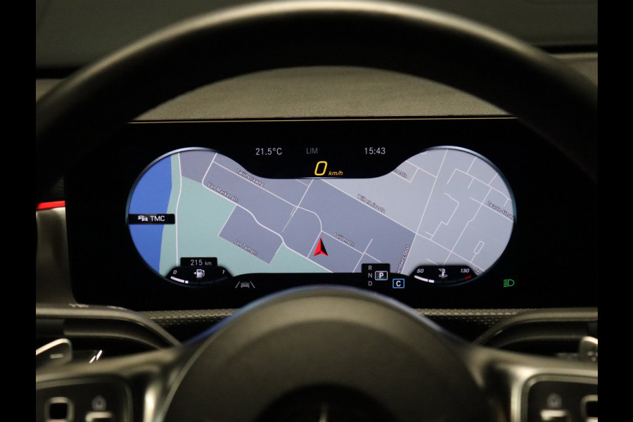 Mercedes-Benz A-Klasse 180 AMG Sport [SFEERVERLICHTING, CAMERA, WIDESCREEN, LED, KEYLESS, SENSOREN VOOR/ACHTER, STOELVERWARMING, CLIMATE CONTROL, ALCANTARA, NAVIGATIE, NIEUWSTAAT]