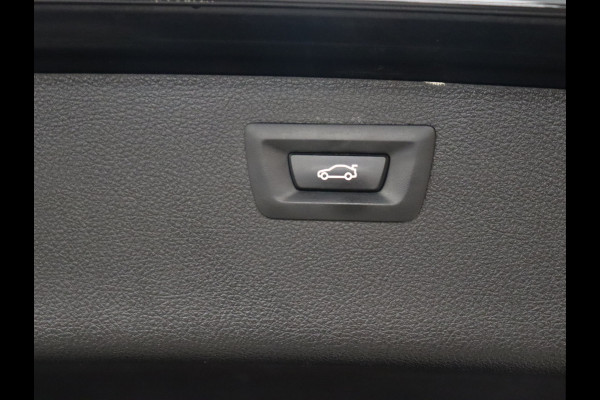 BMW 3 Serie Touring 318i M Sport [SCHUIFKANTELDAK, STOELVERWARMING, CRUISE CONTROL, ELEKTRISCHE ACHTERKLEP,  PDC ACHTER, VOL LEDER, M- STUUR, LED, NAVIGATIE, NIEUWSTAAT]