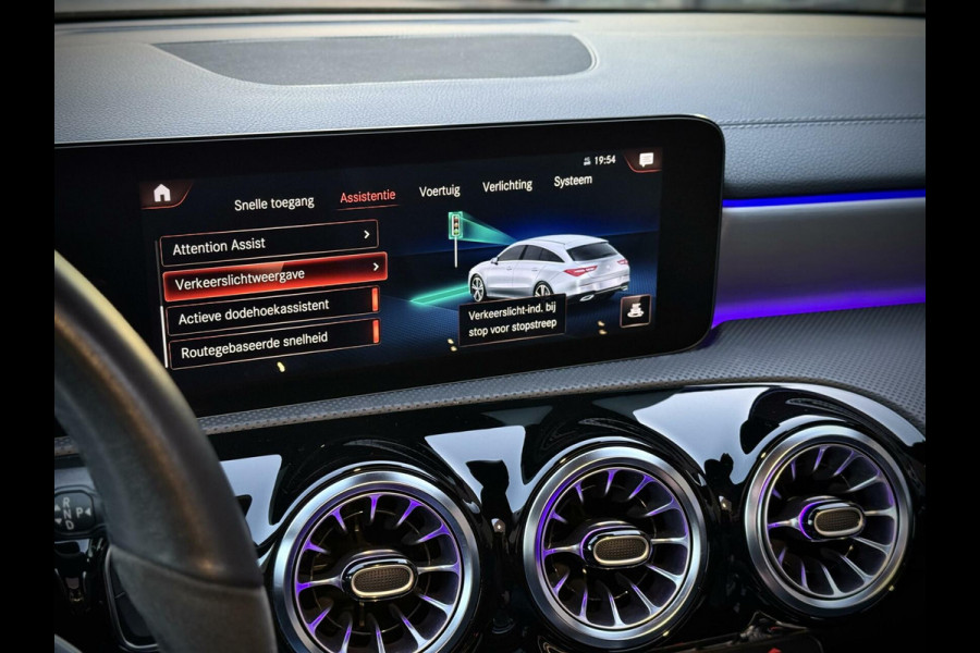 Mercedes-Benz CLA-Klasse Shooting Brake 250 e AMG CLA250e Panoramadak|Burmester®|Camera|LED MultiBeam|Sfeerverlichting|AppleCarplay|DAB+|