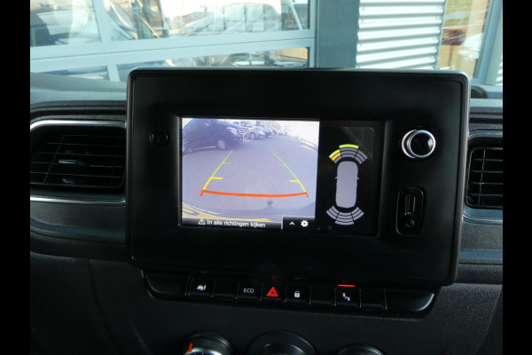 Renault Master T35 2.3 dCi 135 L2H2 airco , navigatie , camera