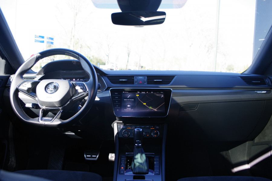 Škoda Superb Combi 1.4 TSI iV 218 PK Sportline BNS PHEV, Panoramadak, Trekhaak, 4 x Stoelverwarming, DCC