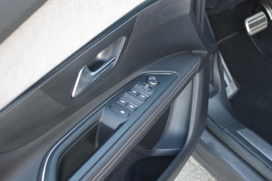 Peugeot 5008 1.2 PureTech 130 PK Automaat GT 7P , Panoramadak, LED, 360 Camera, Focal Sound, Adap. Cruise Control