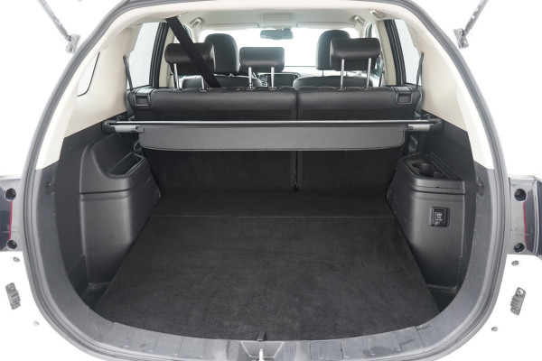 Mitsubishi Outlander BWJ 2019 2.4 135 PK PHEV Intense NWE APK CARPLAY / CAMERA / KEYLESS / CLIMA / NAVI / CRUISE / BLUETOOTH / PDC / LMV 18 INCH / ISOFIX / PRIV. GLAS / LED / MULTIFUNCT. STUUR / DAB