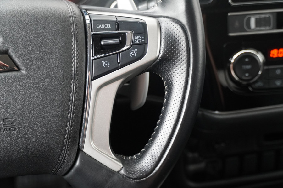 Mitsubishi Outlander BWJ 2019 2.4 135 PK PHEV Intense NWE APK CARPLAY / CAMERA / KEYLESS / CLIMA / NAVI / CRUISE / BLUETOOTH / PDC / LMV 18 INCH / ISOFIX / PRIV. GLAS / LED / MULTIFUNCT. STUUR / DAB