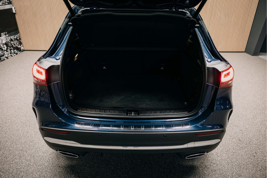Mercedes-Benz GLA 180 d Business Solution AMG Vol uitgevoerde GLA 180D