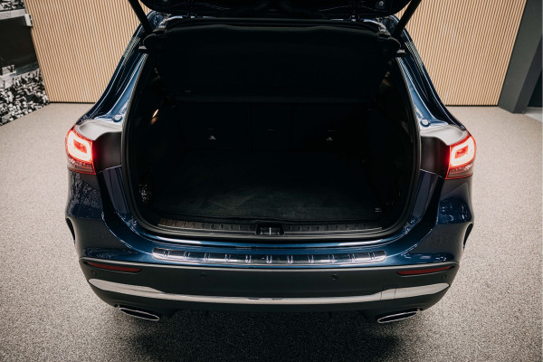 Mercedes-Benz GLA 180 d Business Solution AMG Vol uitgevoerde GLA 180D
