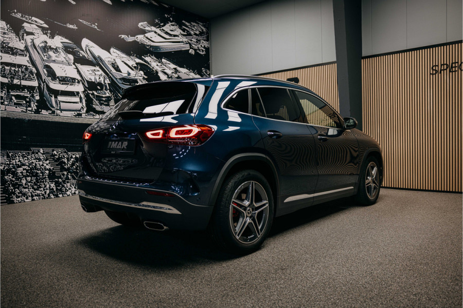 Mercedes-Benz GLA 180 d Business Solution AMG Vol uitgevoerde GLA 180D