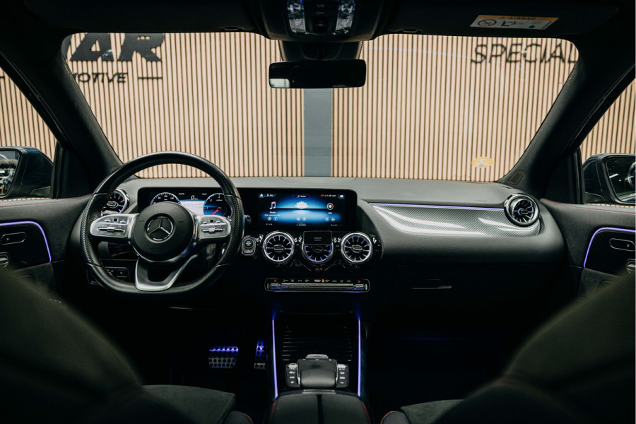 Mercedes-Benz GLA 180 d Business Solution AMG Vol uitgevoerde GLA 180D