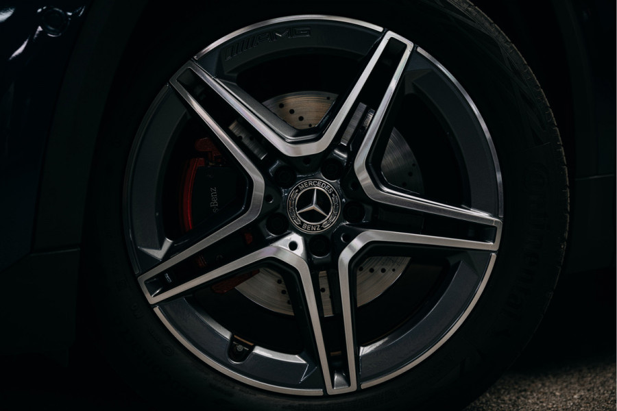 Mercedes-Benz GLA 180 d Business Solution AMG Vol uitgevoerde GLA 180D