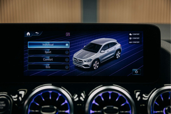 Mercedes-Benz GLA 180 d Business Solution AMG Vol uitgevoerde GLA 180D