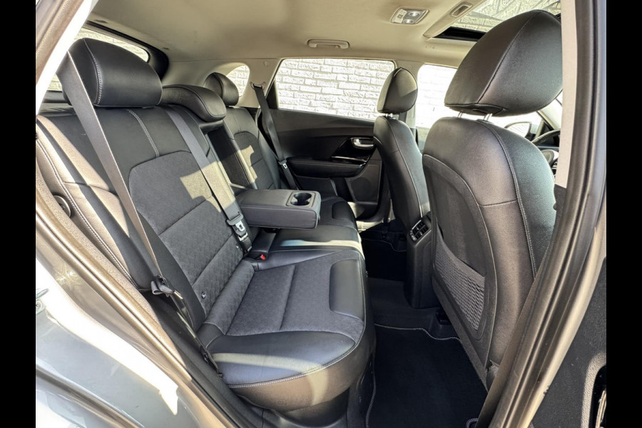 Kia Niro 1.6 GDi Hybrid Pano Schuifdak Cruise control adaptief Parkeersensor v/a Stoel- stuurverwarming