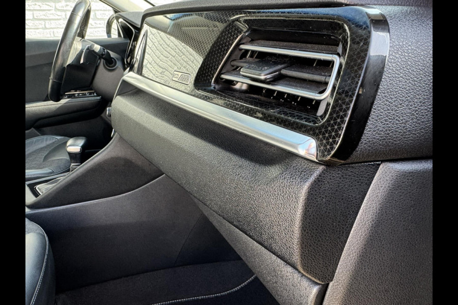Kia Niro 1.6 GDi Hybrid Pano Schuifdak Cruise control adaptief Parkeersensor v/a Stoel- stuurverwarming