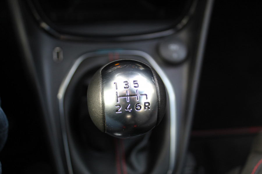 Ford Puma 1.0-125pk EcoBoost Hybrid ST-Line. April 2024 ! Slechts 7.400km ! Autm. airco, navigatie, telefoonvoorb., camera, pdc v+a, parkeerassistent, LED verl., metallic lak, LM wielen, stoel-, stuur- en voorraamverw., lane- en sideassist, adapt. cruise cntrl etc